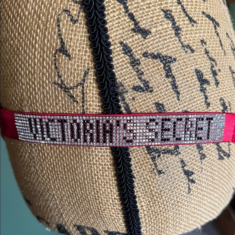 Victoria Secrets Matching Set - Picture 3 of 6
